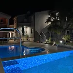 Villa For 2+1