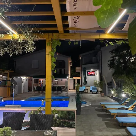 Villa For 2+1 *