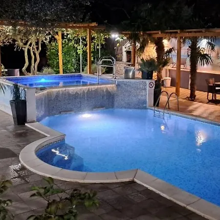 For 2+1 别墅 Ljubuški