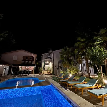 别墅 For 2+1 Ljubuški